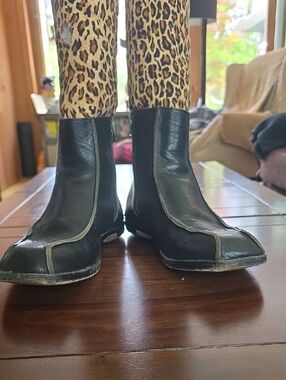 Cydwoq leather booties